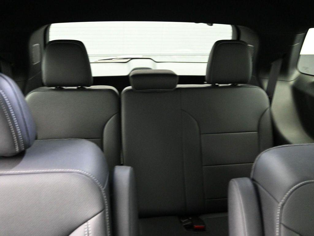 used 2025 Chevrolet Traverse car, priced at $37,651