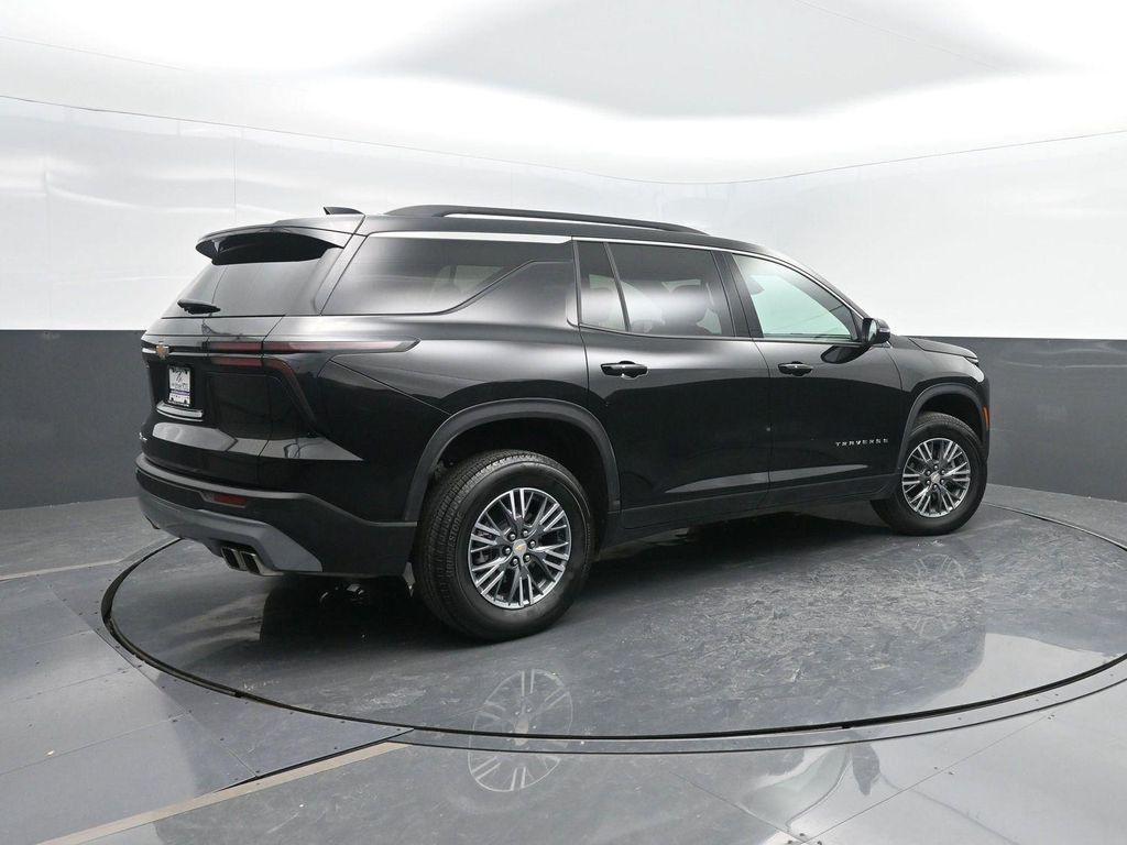used 2025 Chevrolet Traverse car, priced at $37,651
