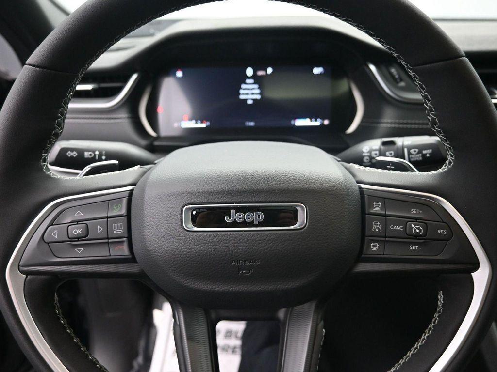new 2025 Jeep Grand Cherokee car, priced at $46,602