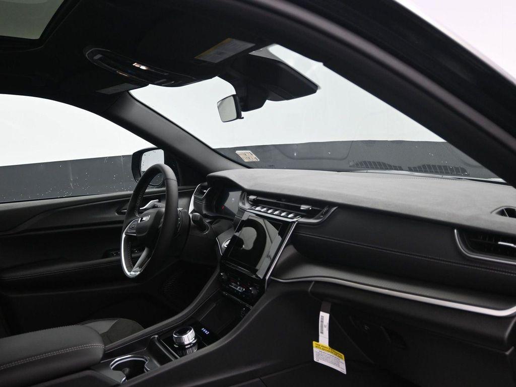 new 2025 Jeep Grand Cherokee car, priced at $46,602