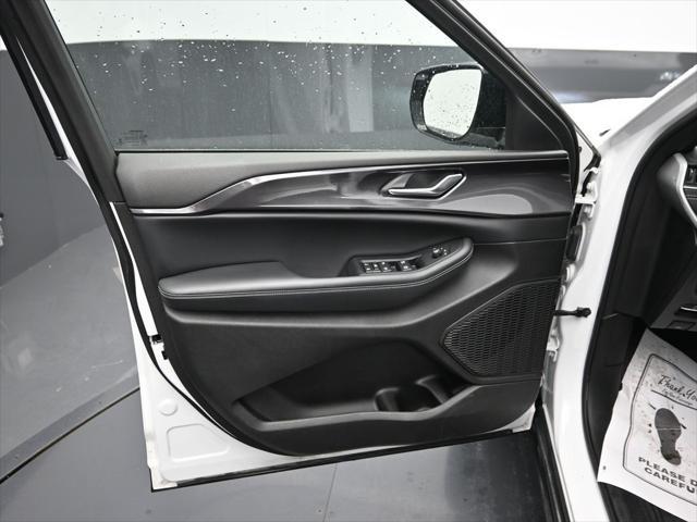 used 2023 Jeep Grand Cherokee car, priced at $33,980