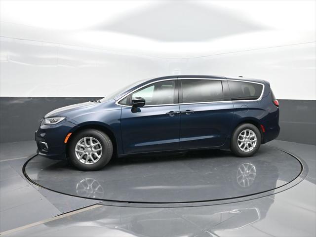 new 2025 Chrysler Pacifica car, priced at $42,247