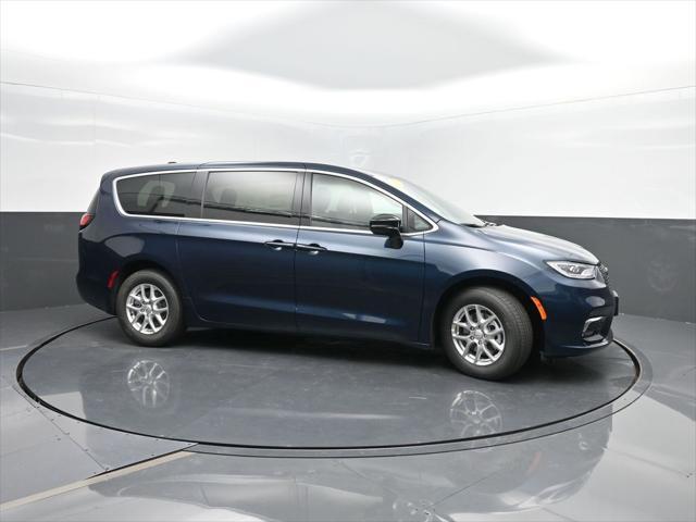 new 2025 Chrysler Pacifica car, priced at $42,247