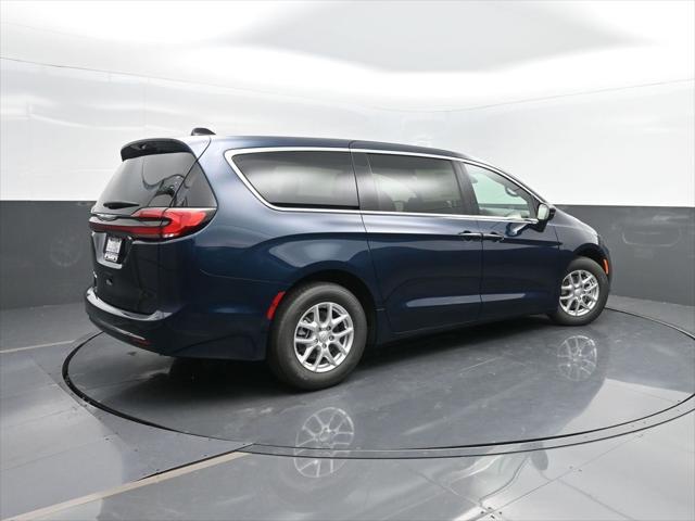 new 2025 Chrysler Pacifica car, priced at $42,247