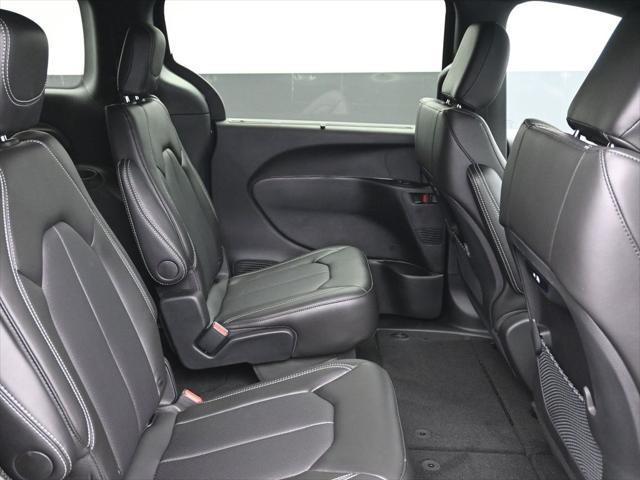 new 2025 Chrysler Pacifica car, priced at $42,247