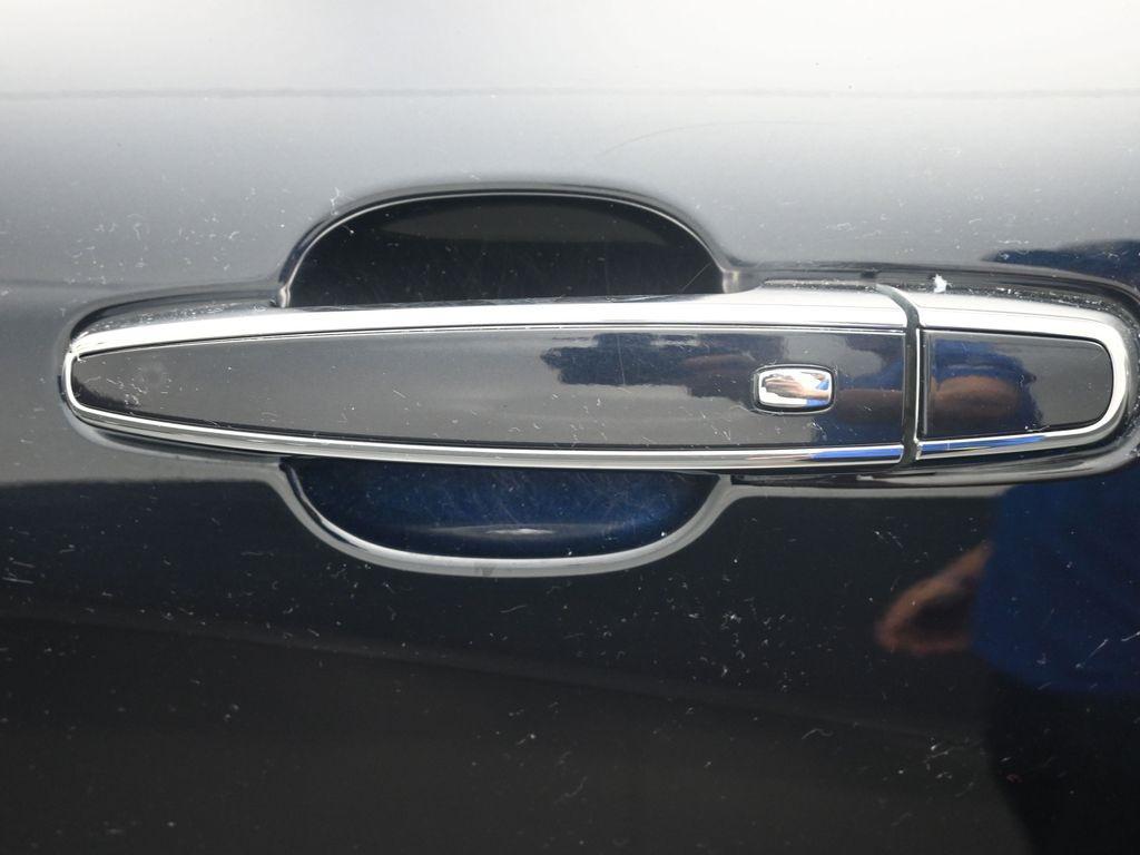 used 2020 Chevrolet Equinox car, priced at $21,580