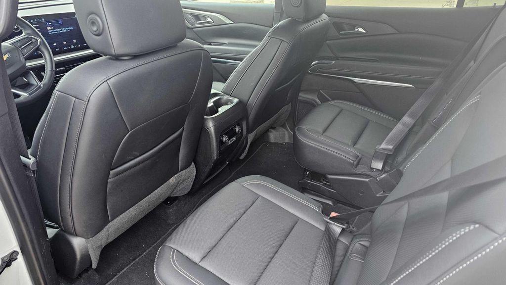used 2025 Chevrolet Traverse car, priced at $37,650
