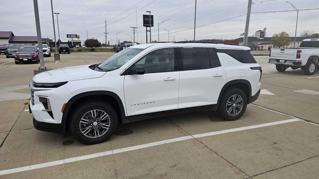 used 2025 Chevrolet Traverse car, priced at $37,650