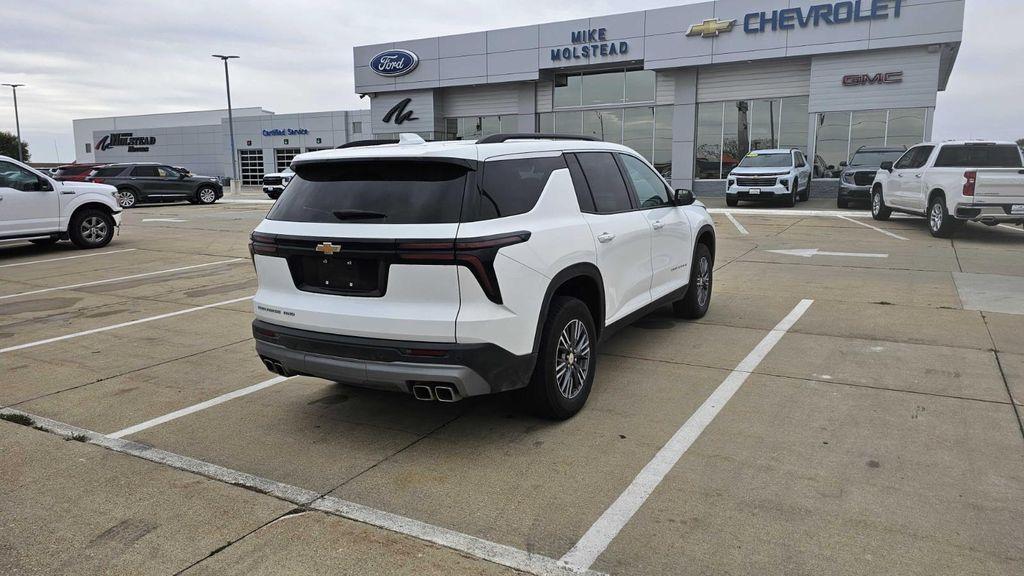 used 2025 Chevrolet Traverse car, priced at $37,650