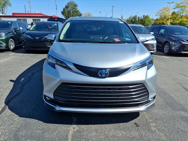 new 2025 Toyota Sienna car, priced at $48,400