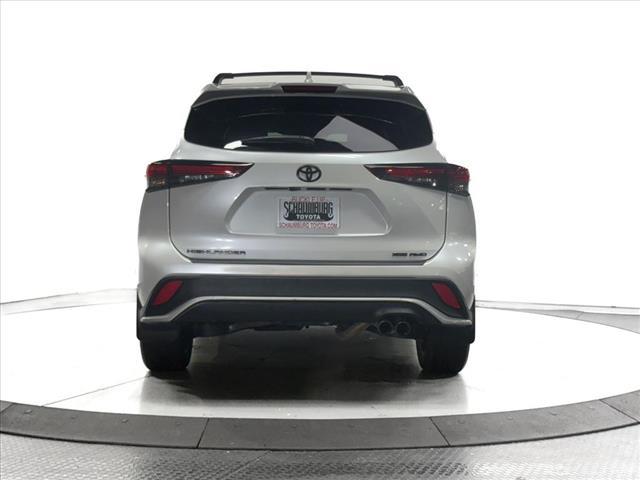 used 2025 Toyota Highlander car, priced at $48,911