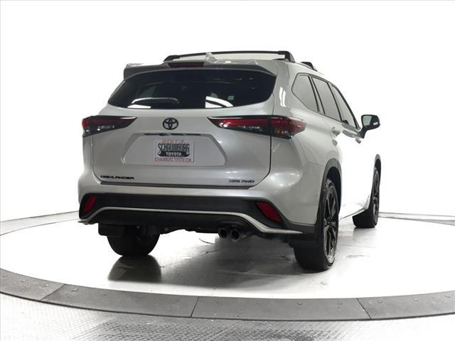 used 2025 Toyota Highlander car, priced at $48,911