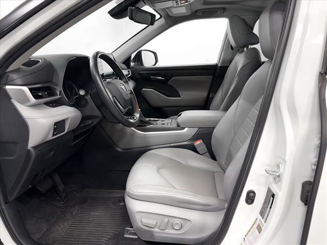 used 2020 Toyota Highlander car, priced at $33,411