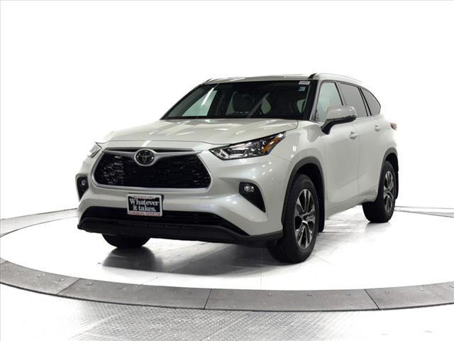 used 2020 Toyota Highlander car, priced at $33,411