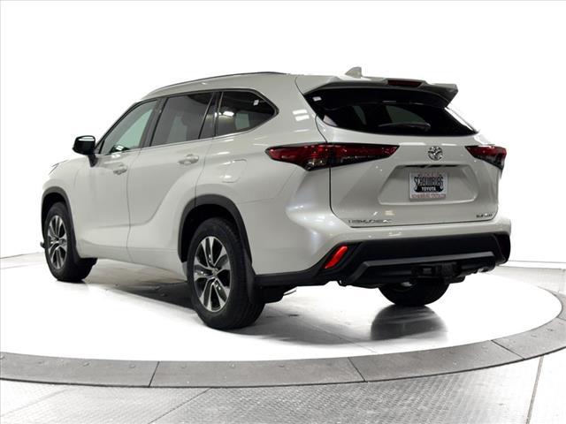 used 2020 Toyota Highlander car, priced at $33,411
