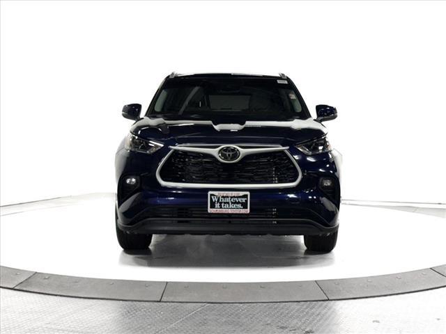 used 2025 Toyota Highlander car, priced at $46,711