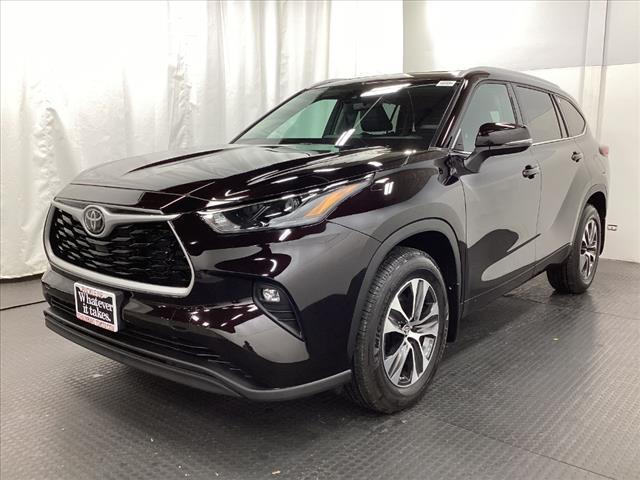 used 2022 Toyota Highlander car, priced at $41,988