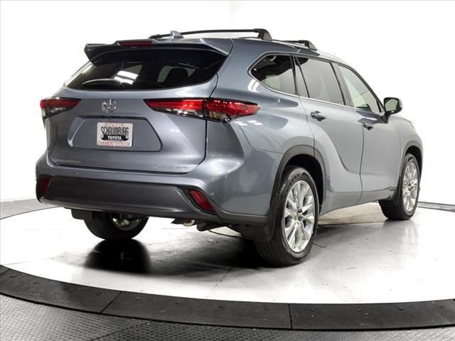 used 2022 Toyota Highlander car, priced at $47,495