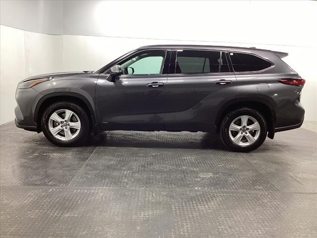 used 2022 Toyota Highlander Hybrid car, priced at $30,800