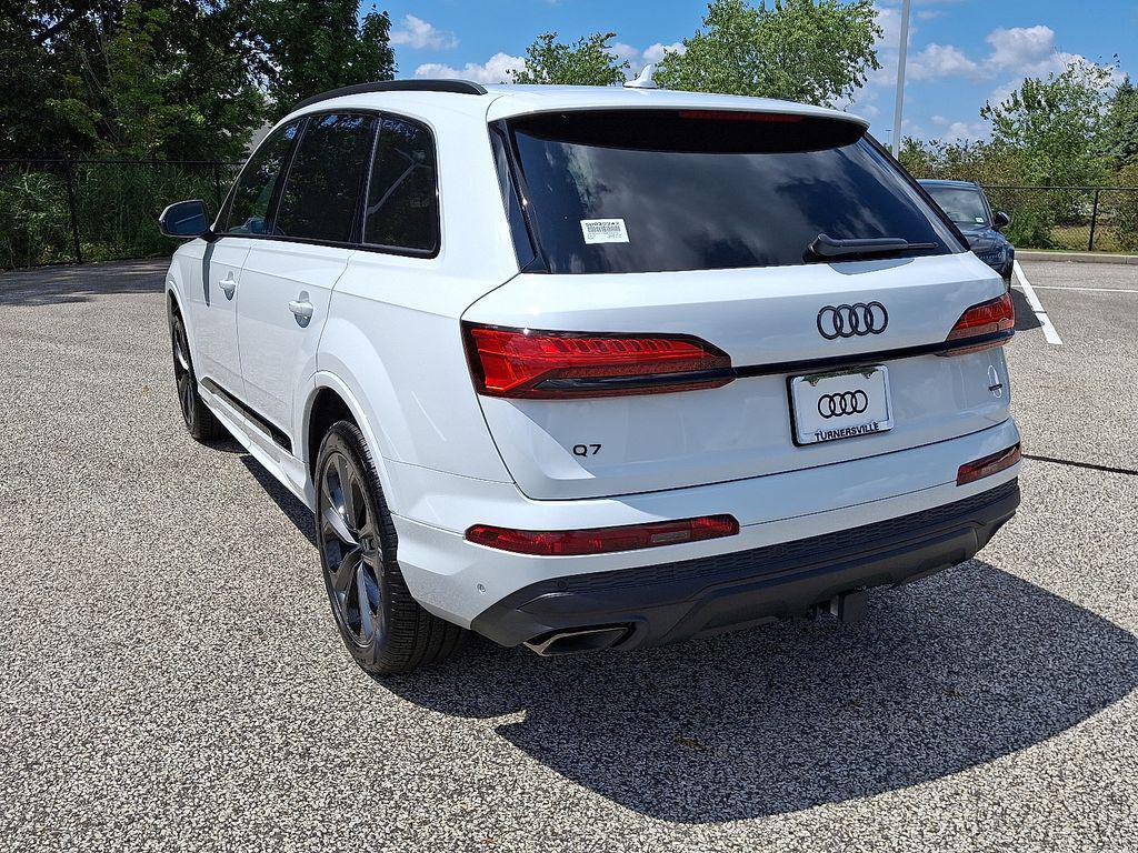 new 2025 Audi Q7 car, priced at $77,580