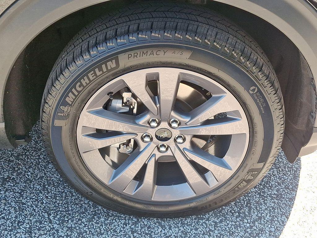 used 2022 Ford Explorer car, priced at $27,618