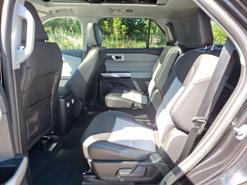 used 2022 Ford Explorer car, priced at $27,618