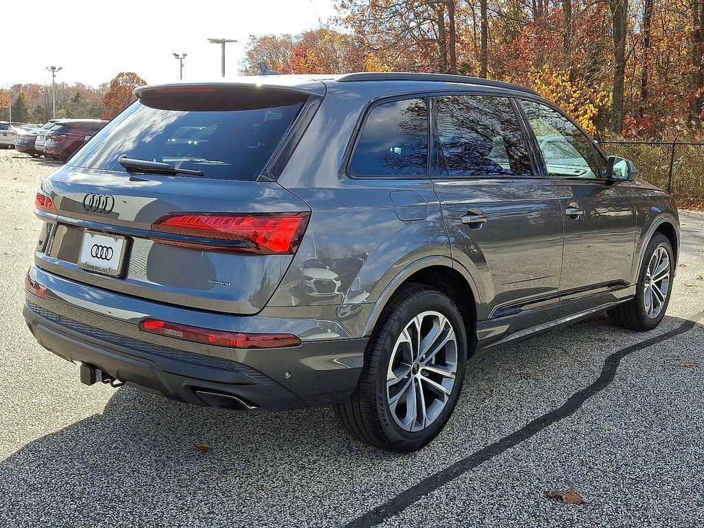new 2026 Audi Q7 car, priced at $71,045