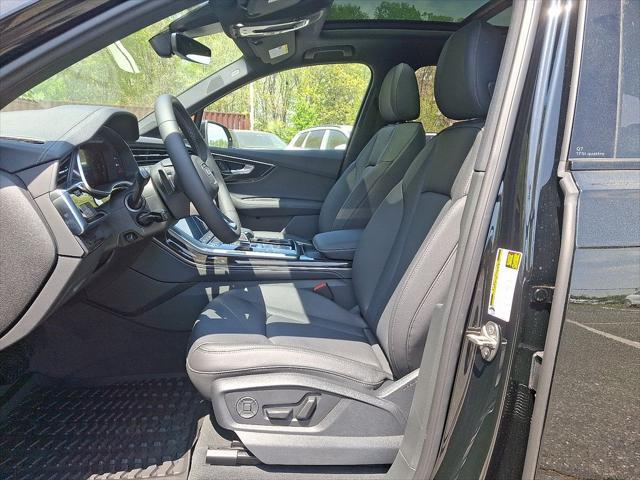 new 2025 Audi Q7 car, priced at $77,880
