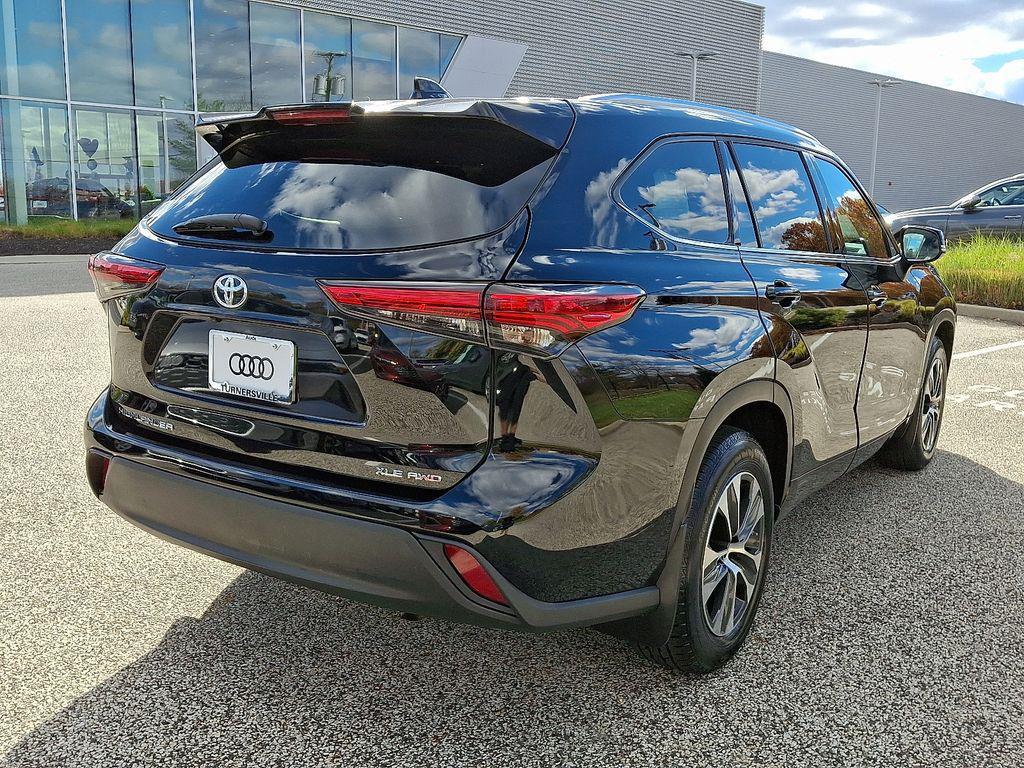 used 2020 Toyota Highlander car, priced at $29,994