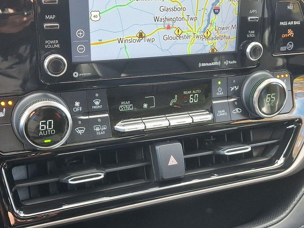 used 2020 Toyota Highlander car, priced at $29,994