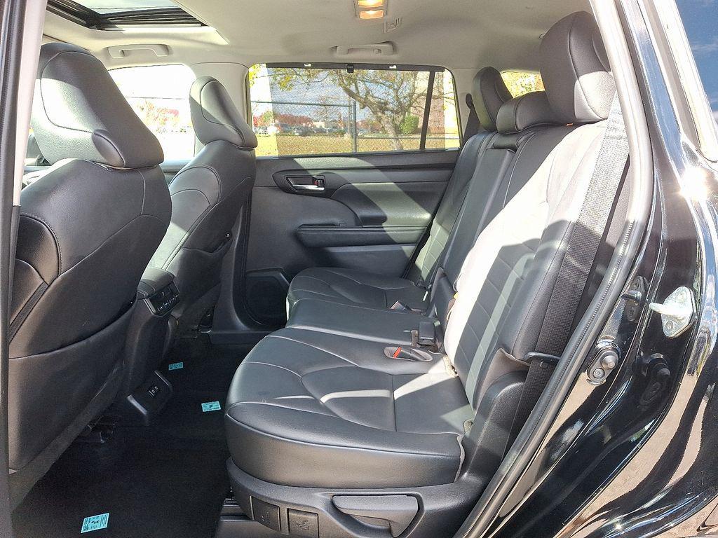 used 2020 Toyota Highlander car, priced at $29,994