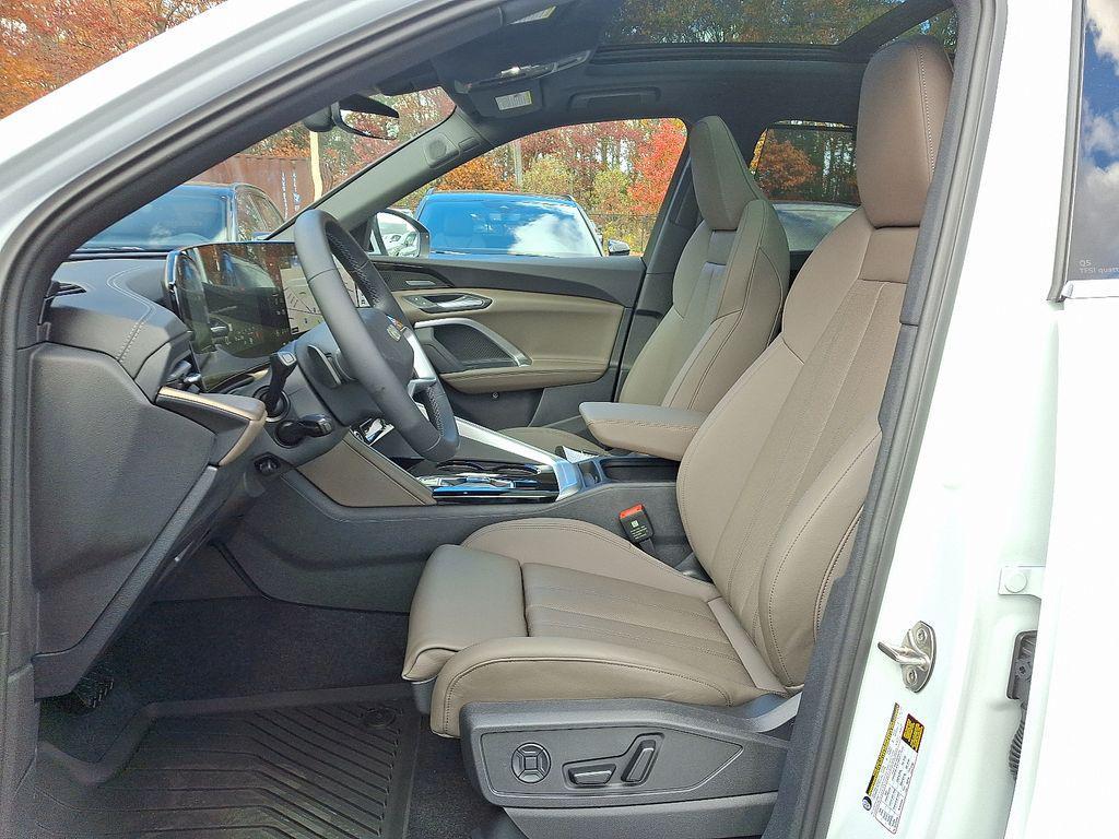 new 2025 Audi Q5 car, priced at $62,080