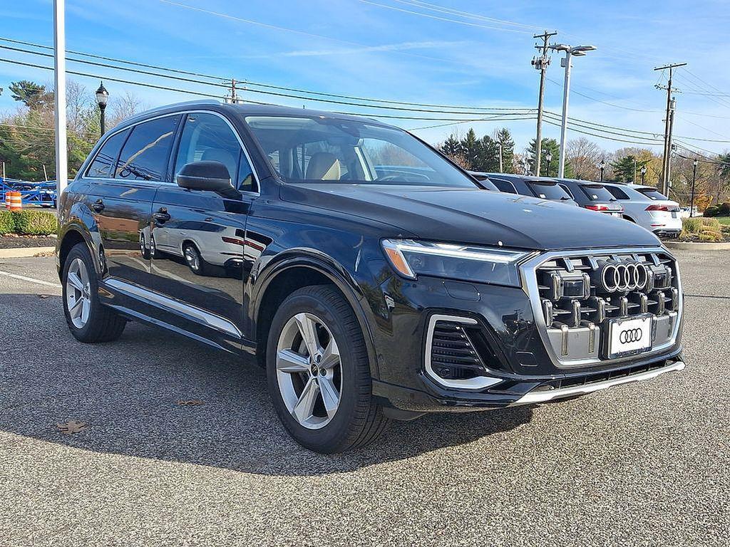used 2025 Audi Q7 car, priced at $70,035