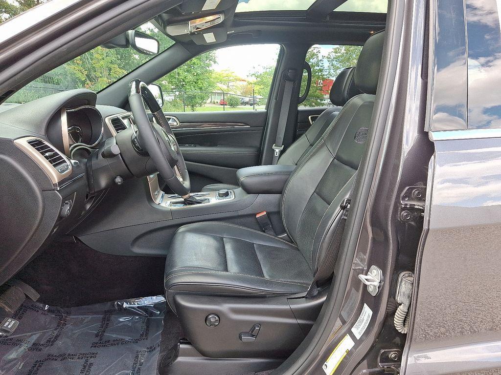 used 2017 Jeep Grand Cherokee car, priced at $18,390