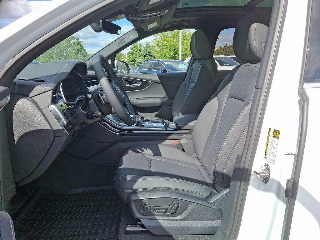 new 2025 Audi Q7 car, priced at $76,950