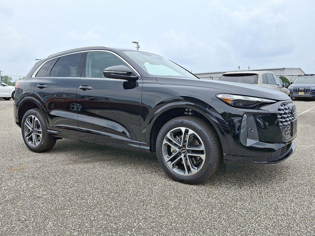 new 2025 Audi Q5 car, priced at $58,190