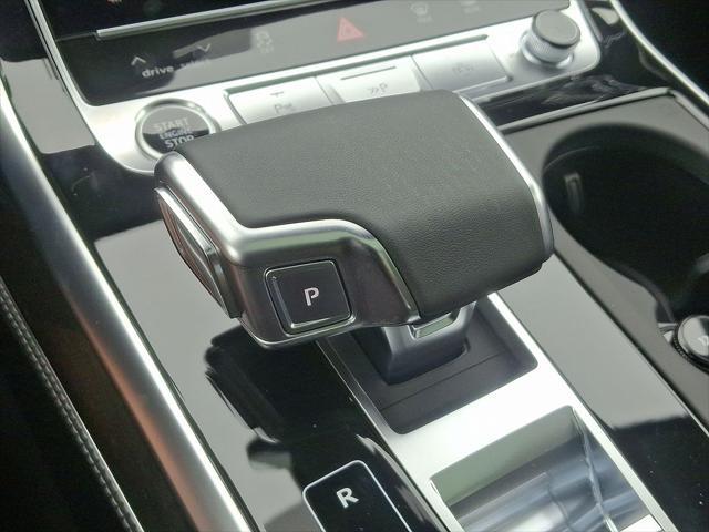 new 2025 Audi Q7 car, priced at $84,105