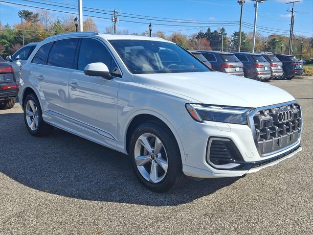 new 2025 Audi Q7 car, priced at $69,950