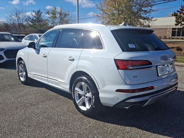 new 2025 Audi Q7 car, priced at $69,950