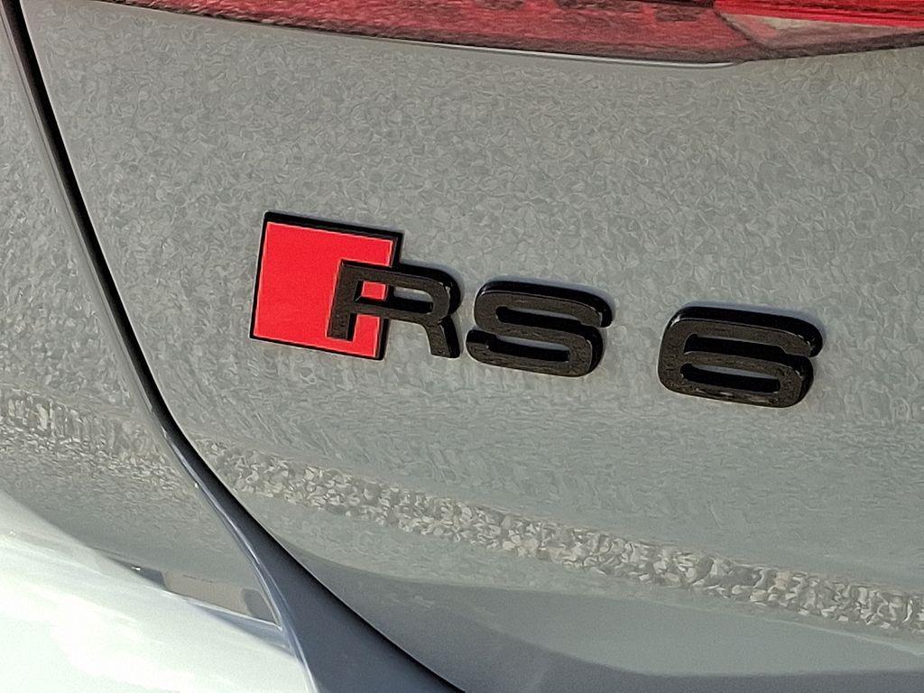 new 2026 Audi RS 6 Avant car, priced at $152,670