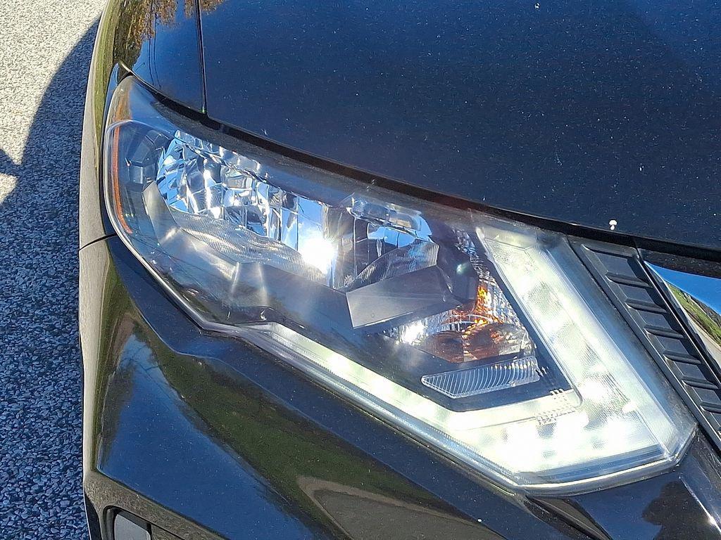 used 2019 Nissan Rogue car, priced at $17,987