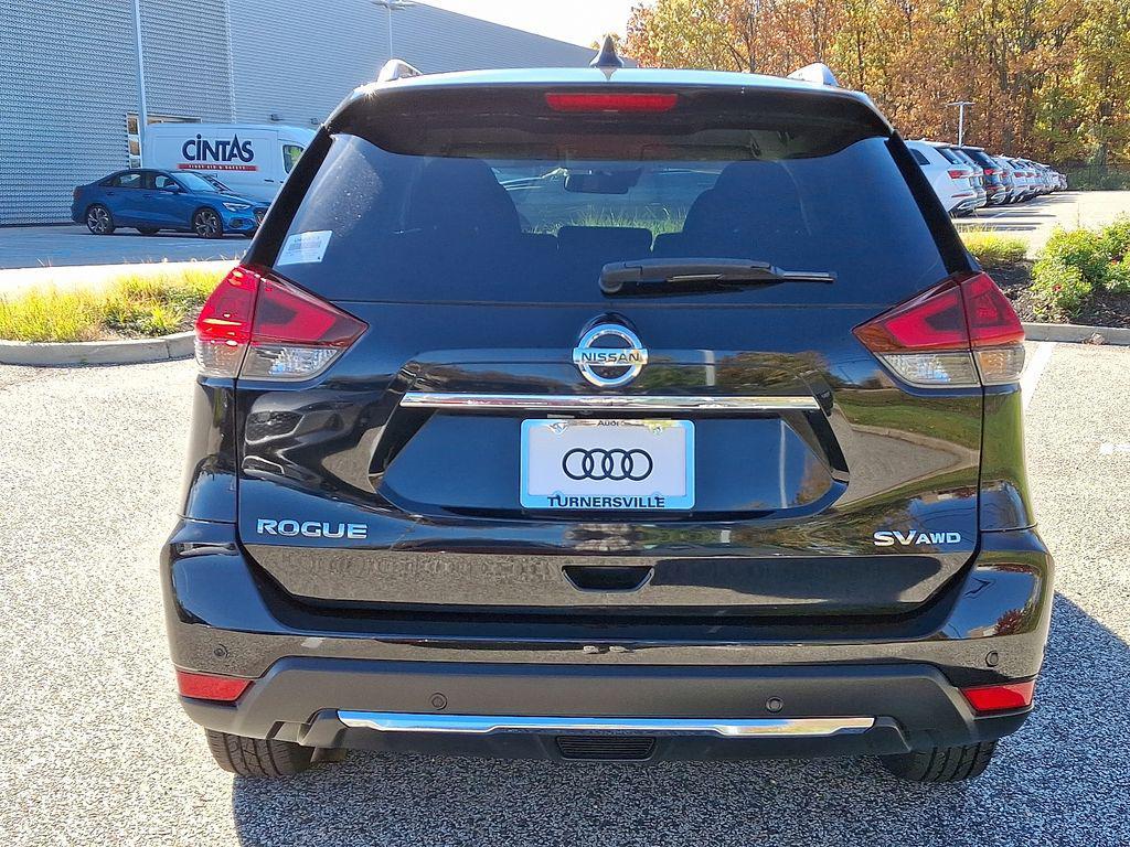 used 2019 Nissan Rogue car, priced at $17,987