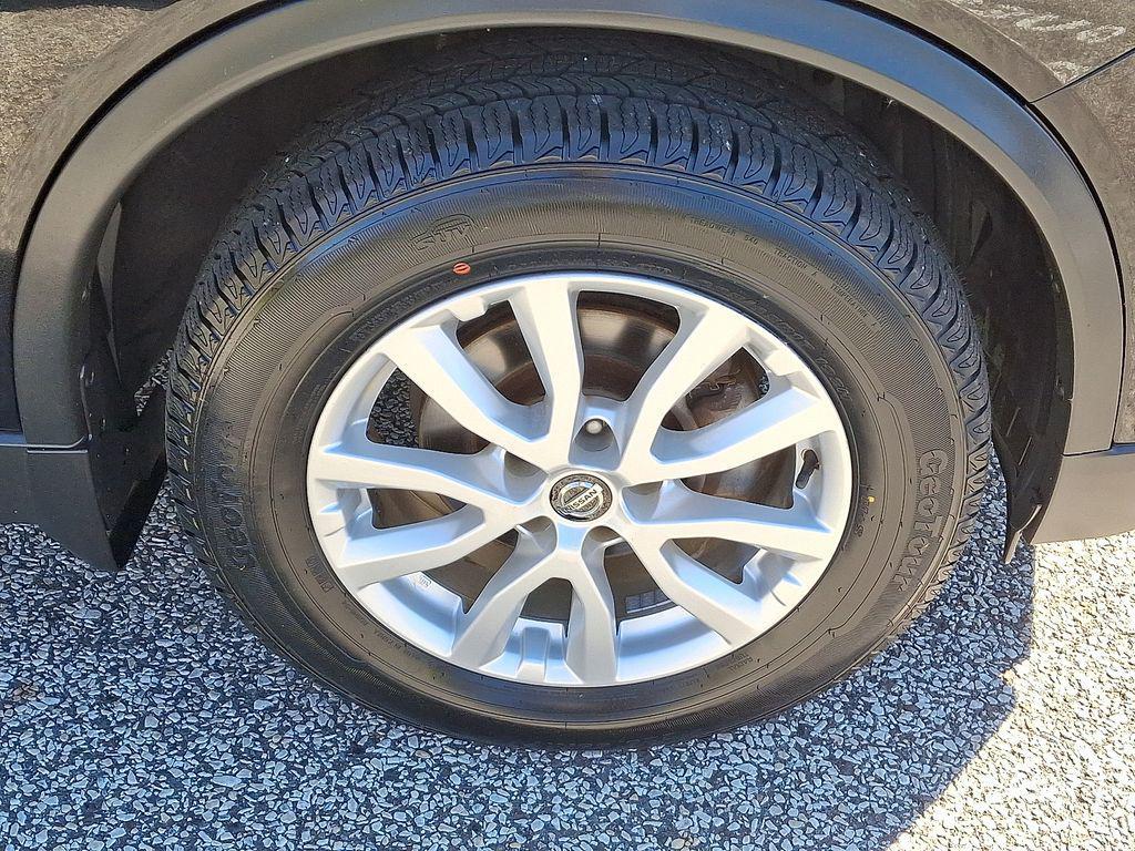 used 2019 Nissan Rogue car, priced at $17,987