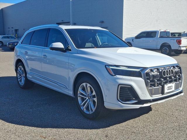 new 2025 Audi Q7 car, priced at $75,930