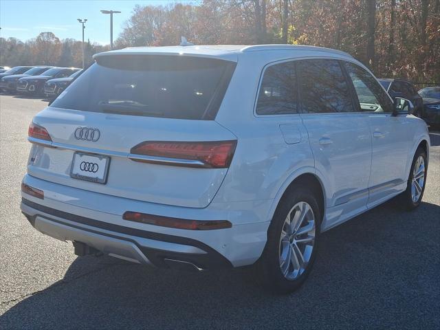 new 2025 Audi Q7 car, priced at $75,930