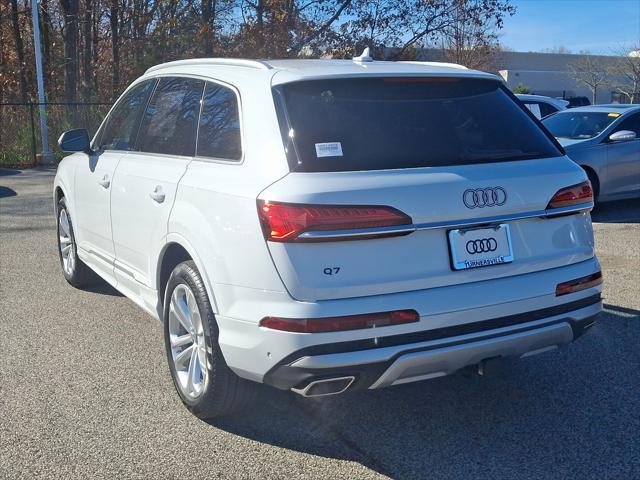 new 2025 Audi Q7 car, priced at $75,930