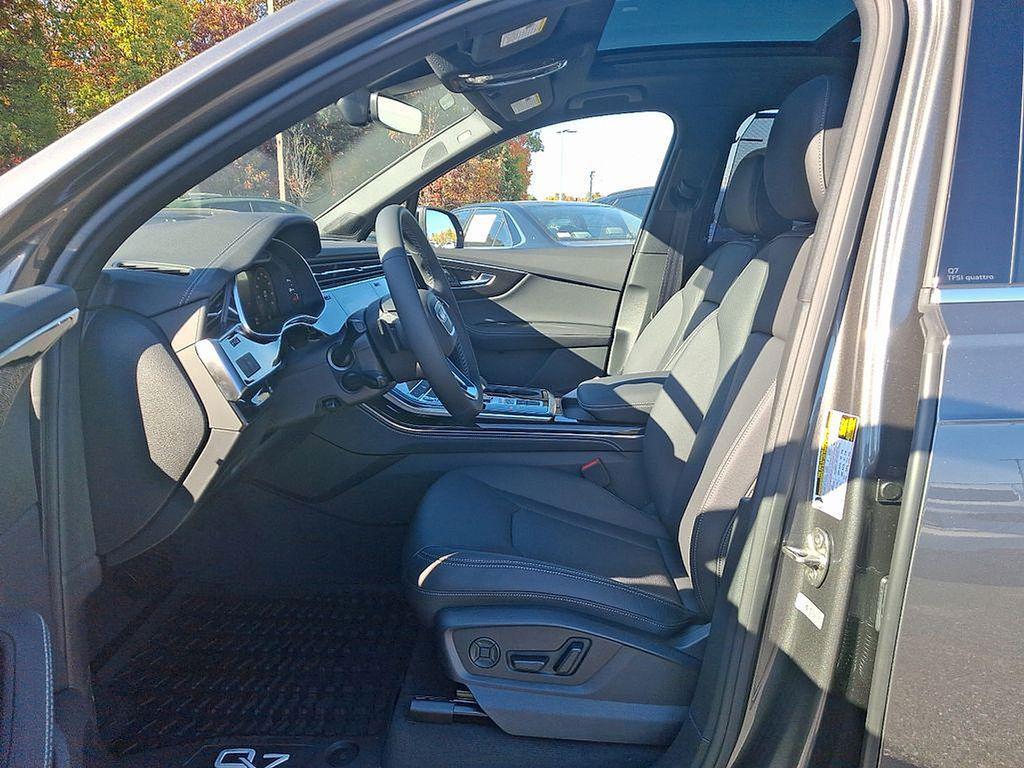 used 2025 Audi Q7 car, priced at $75,650