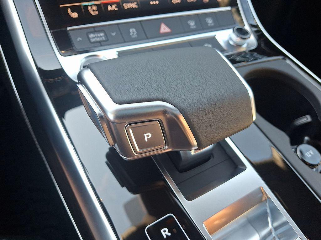 used 2025 Audi Q7 car, priced at $75,650