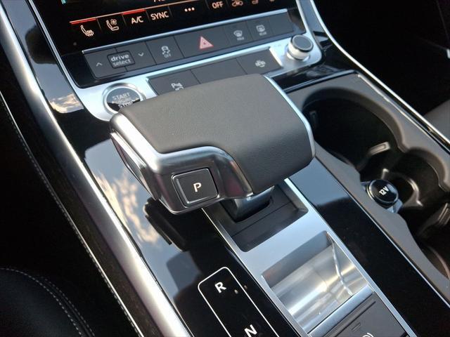 new 2025 Audi Q7 car, priced at $77,735
