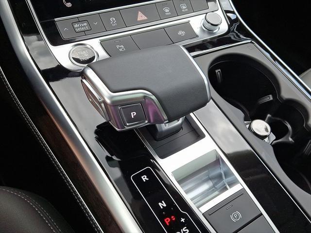 new 2025 Audi Q7 car, priced at $76,090
